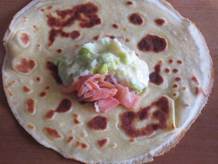 Фаготтини с лососем и луком пореем