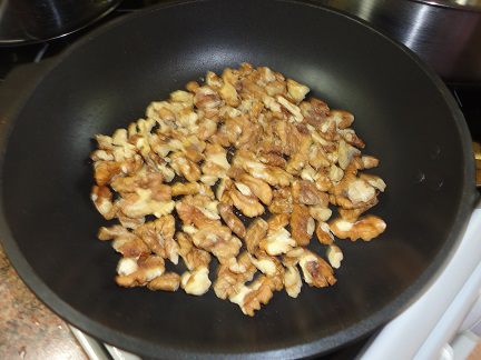Овощное рагу с орехами