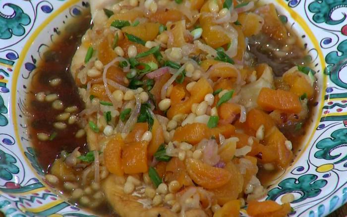 Треска в кленовом сиропе под соусом из кураги