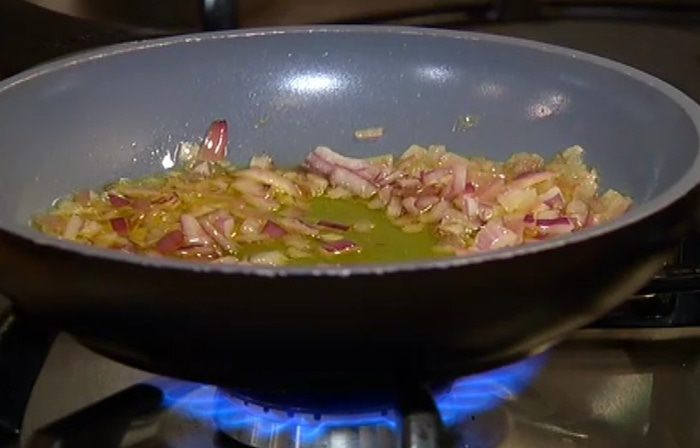 Биточки из риса, перловки и чечевицы 