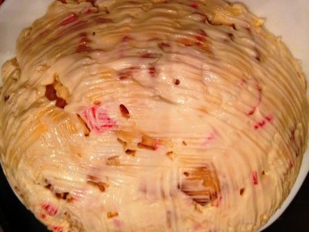 Торт-салат из крекеров и крабовых палочек