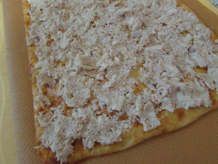 Праздничный сырный рулет с курицей