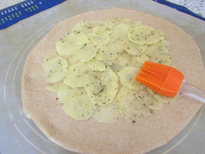Пряная галета с картофелем, тыквой и луком