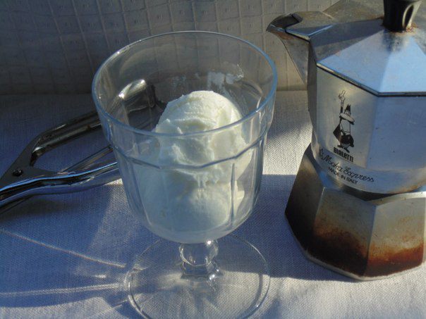 Кофе с мороженым по-итальянски (Gelato affogato)