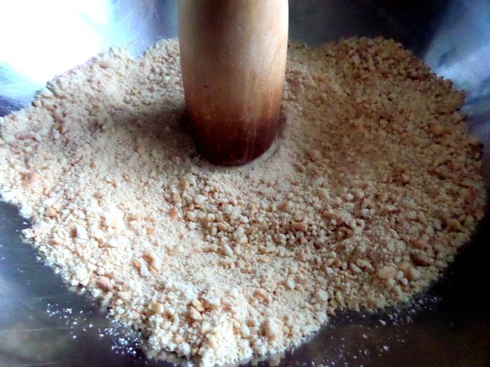 Песочный пирог с кремом на сгущенке