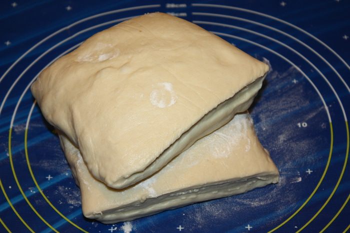 Классические французские круассаны