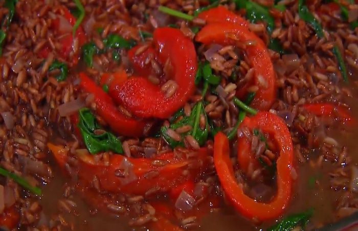 Паэлья из красного риса 