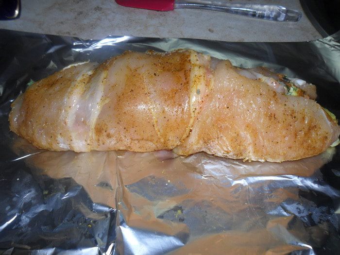 Куриный рулет с омлетом и шпинатом