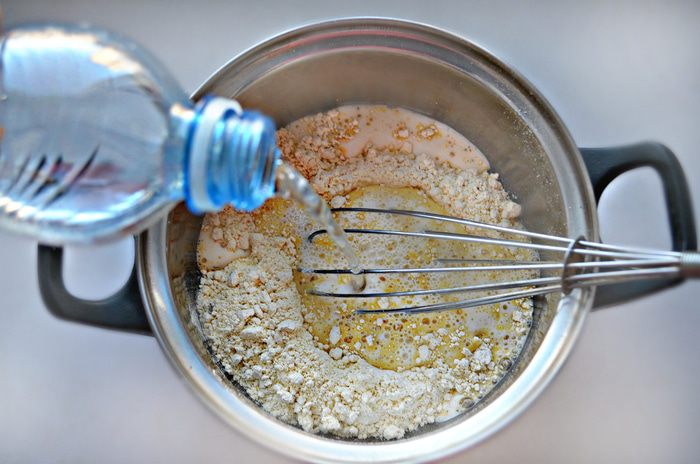 Жареные кольца кальмаров в нутовом кляре
