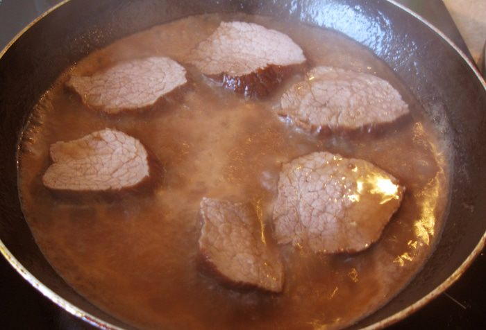 Говядина в винном соусе