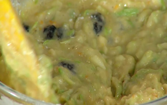Кабачковый кекс с изюмом 