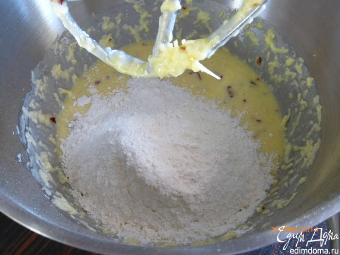 Сырные маффины с паприкой и оливками