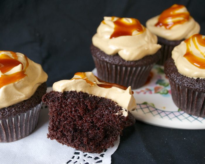 Шоколадные капкейки со вкусом чая Эрл Грей и соленой карамелью