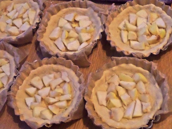 Ватрушки с голубикой и яблоком
