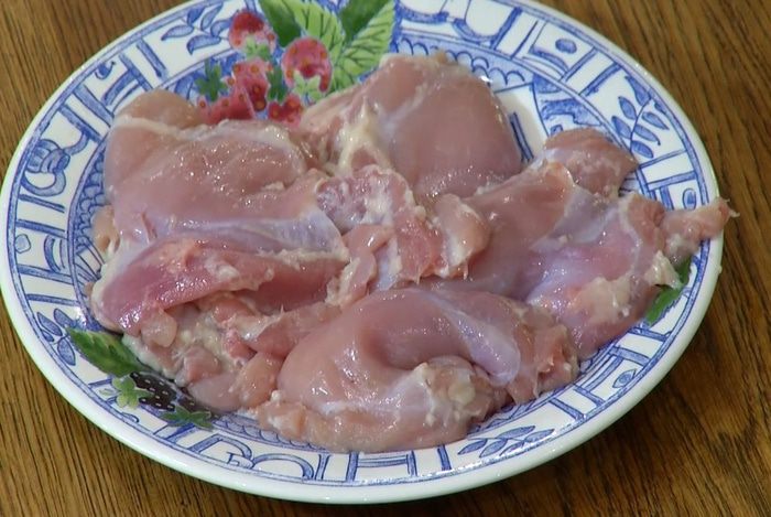 Куриное филе, фаршированное кедровыми орешками и лимоном