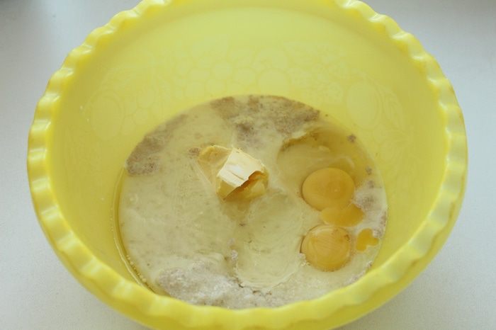 Сдобный хлеб с узором