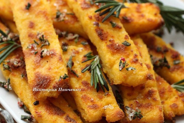 Чипсы из поленты с розмарином и пряной солью (для МариныL)