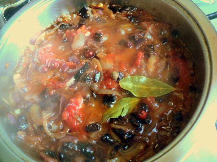 Котлеты рыбные с пикантным соусом