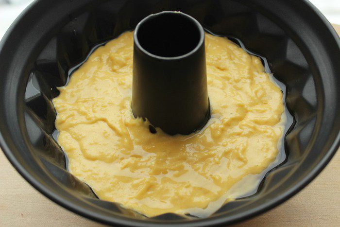 Кукурузно-кокосовый заварной кекс