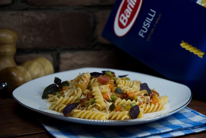Фузилли с овощным соусом