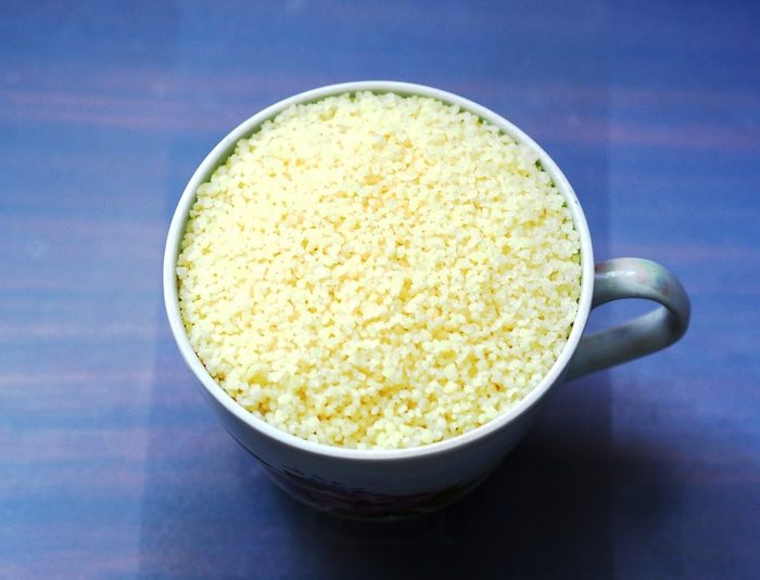 Мусс из кус-куса с ягодами и фруктами