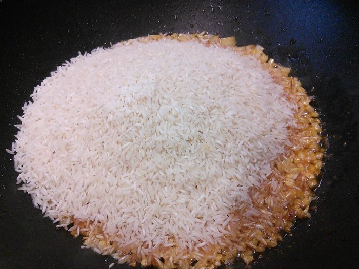 Паэлья с курицей и морепродуктами 