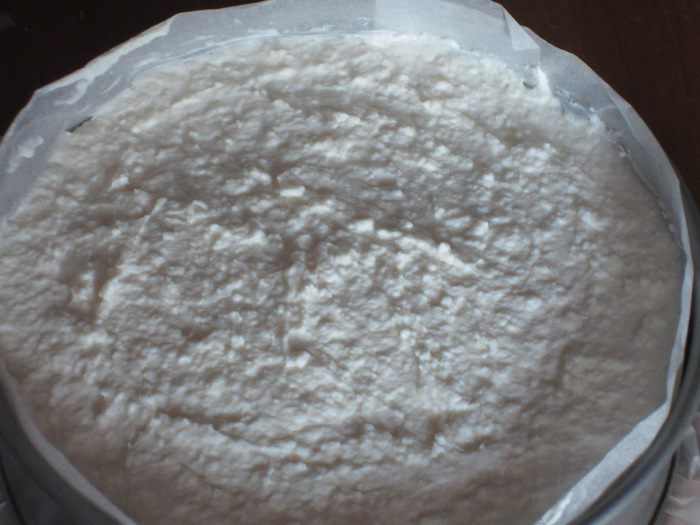 Торт с черешней и творожным муссом