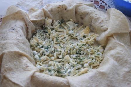 Быстрый пирог из лаваша с сыром и зеленью