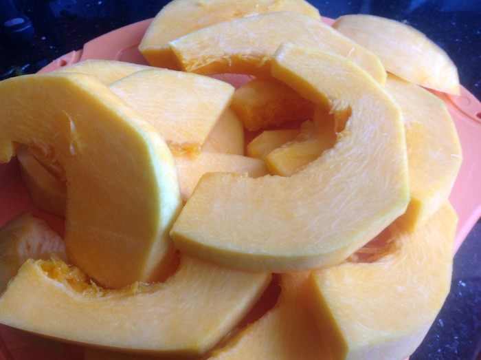 Рулетики из индейки, запечённые с тыквой