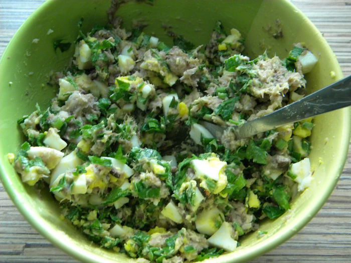 Пирог с рыбкой и яйцом