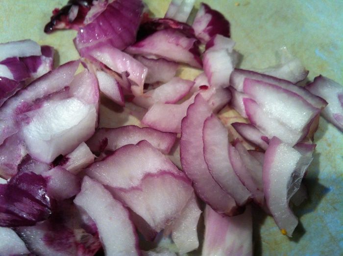 Курица запеченная со сливами