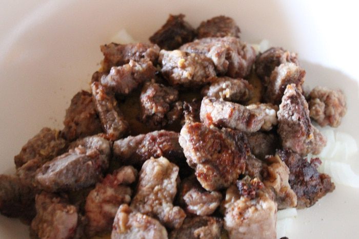 Говядина, тушенная с хлебом