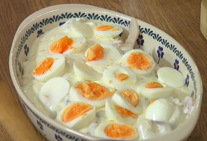 Рыбный пирог со сливочной начинкой