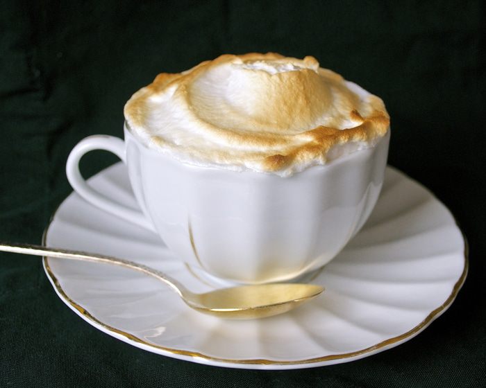 Горячий шоколад с &amp;quot;шапочкой&amp;quot; из маршмэллоу