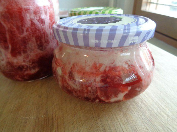 Клубнично-ванильный конфитюр с кремом из маршмеллоу