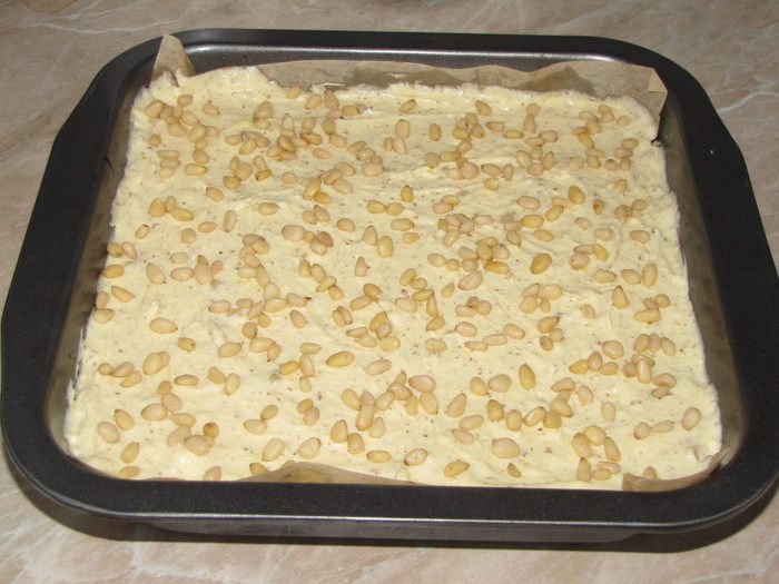 Кекс с кедровыми орешками