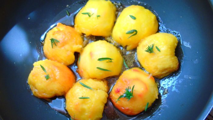 Клафути с персиками