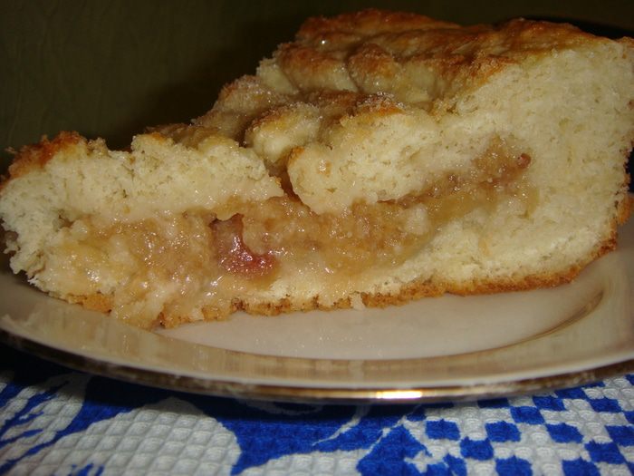 Пирог с яблоками в сливках