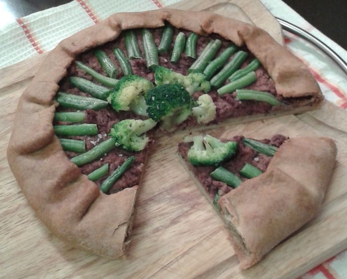 Овощная галета с фасолью и брокколи