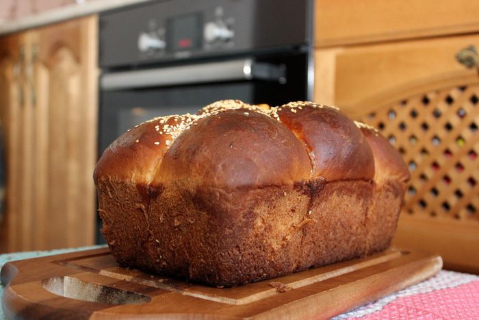 Сладкий хлеб с изюмом