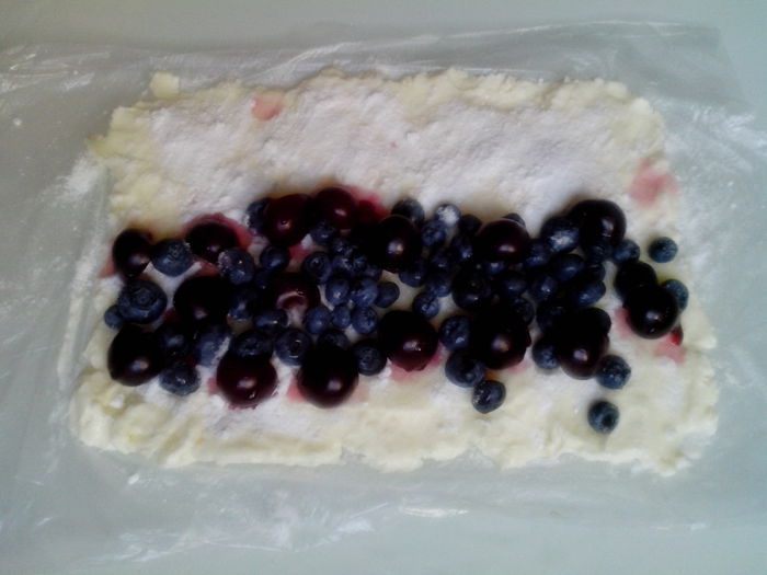 Vanilla-berry rolls