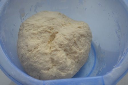 Плетенка с капустой, яйцом и красным луком