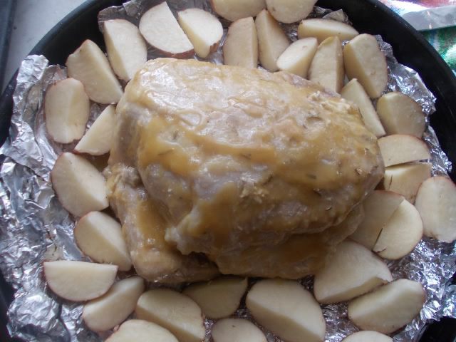 Праздничная свинина под медово-горчичной глазурью 