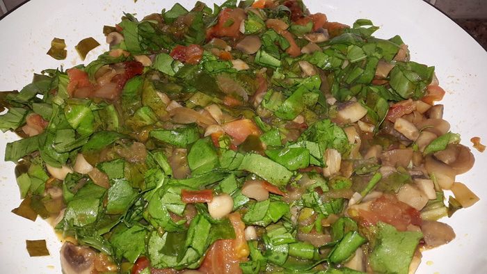 Открытые постные пироги с картофелем, грибами и щавелем