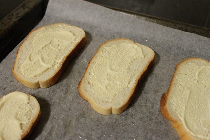 Бутерброд с яйцом пашот