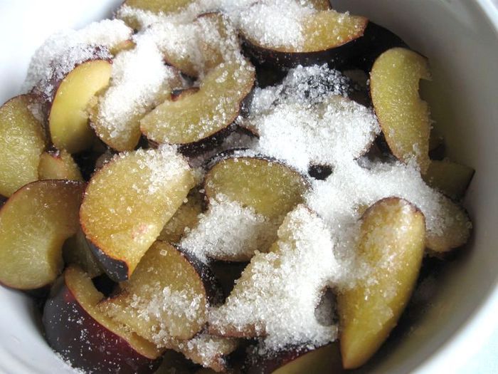 Флоньярд со сливами