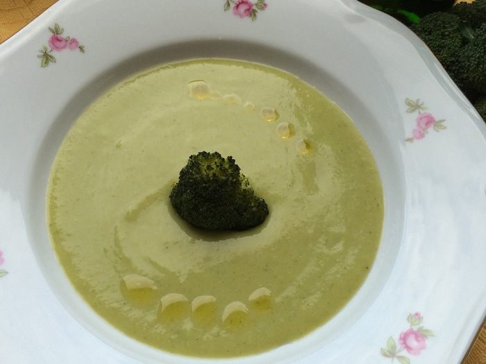 Крем-суп из брокколи и сыра