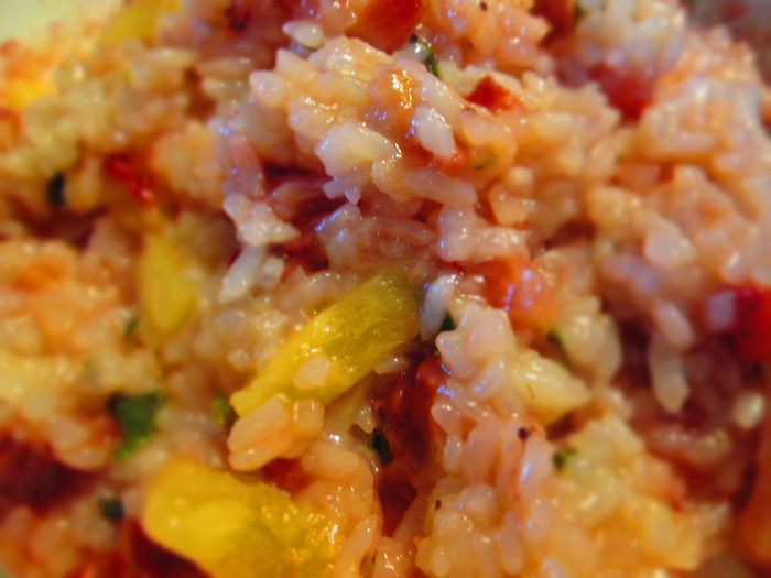 Клубнично-яблочное ризотто с ананасом