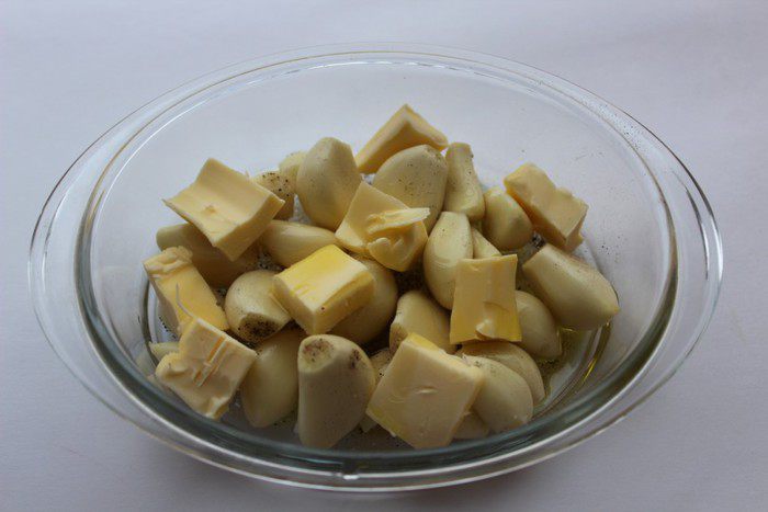 Рагу из курицы с фасолью и запеченным чесноком