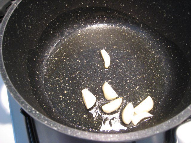 Тальятелле с мидиями по-провански